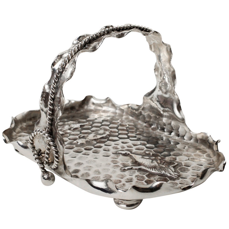 Cesta plateada martillada
