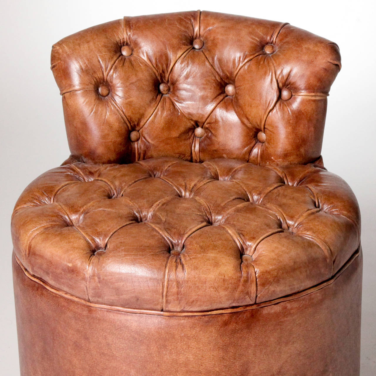 Contemporary Tufted Leather Chair