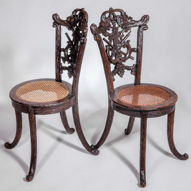 Paire de chaises de la Forêt-Noire Bon état - En vente à New York, NY