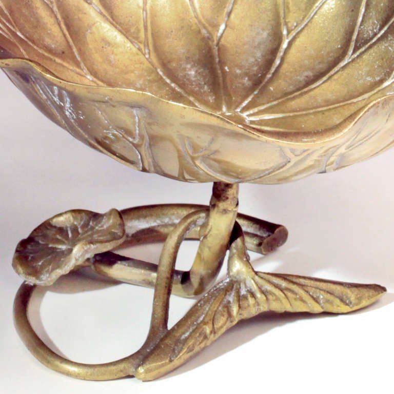 Brass Lily Pad Vide Poche In Excellent Condition In New York, NY