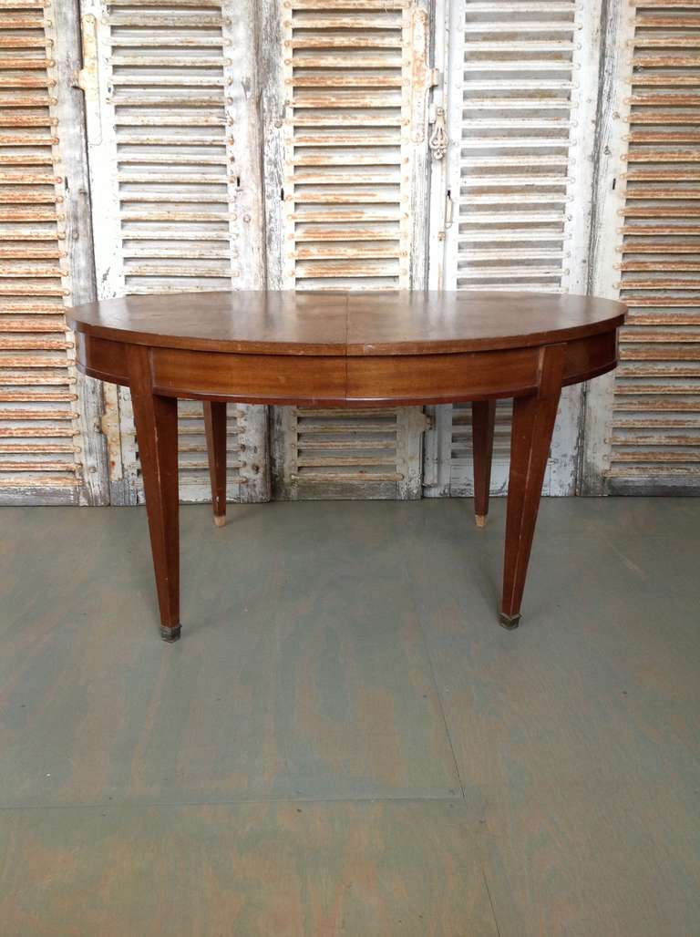 French 1940s Mahogany Oval Dining Table For Sale at 1stdibs
