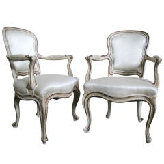 Elegant pair of Classical French Bergeres / Armchairs