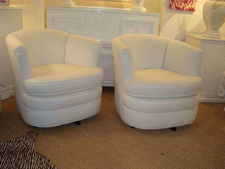 American Pair of Vintage Swivel Chairs