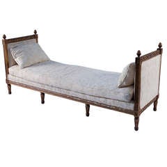 Elegant Louis XVI French Carved Gilt Wood Day Bed