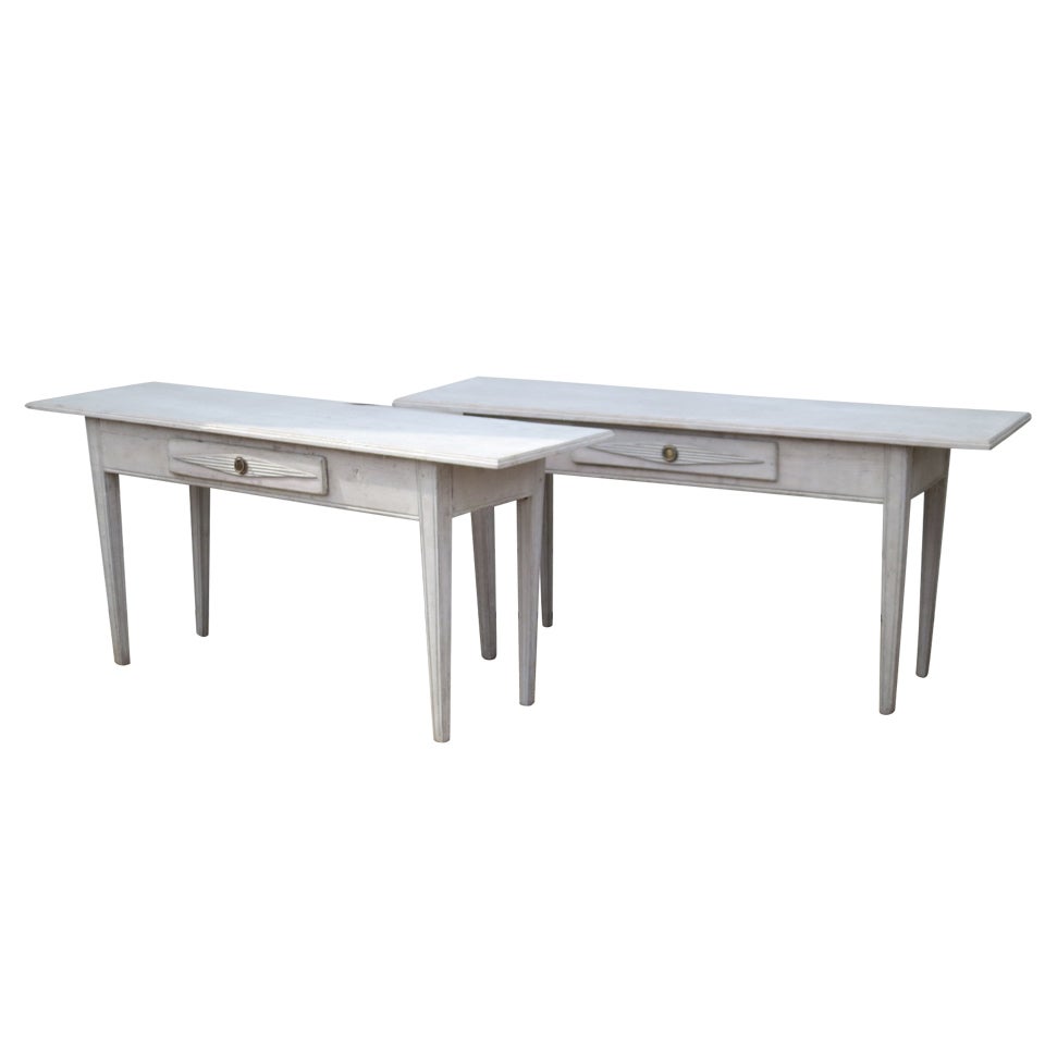 Pair Scandinavian Servers