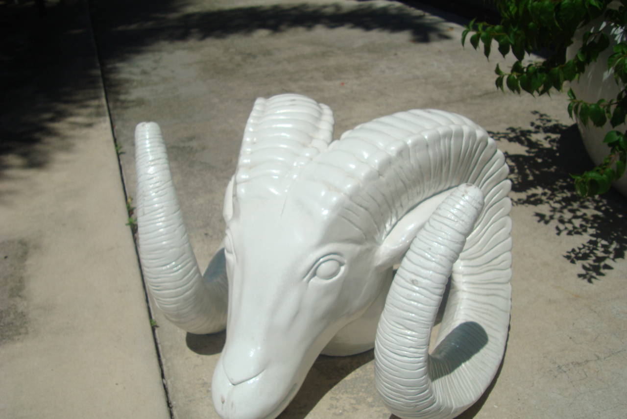 Vintage White Ram's Head In Excellent Condition For Sale In West Palm Beach, FL