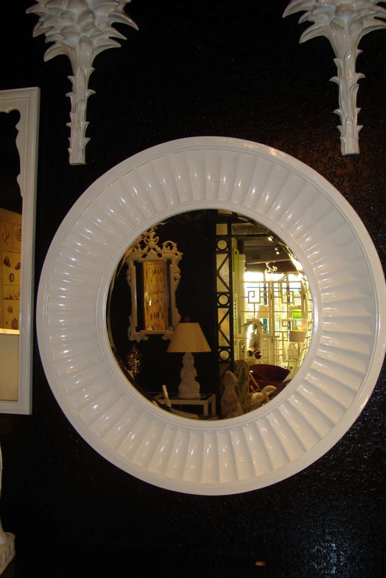 Vintage Lacquer Round Mirror In Excellent Condition In West Palm Beach, FL