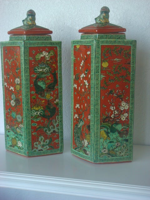 Pair of Vintage   Chinoiserie Lozenge Jars In Excellent Condition In West Palm Beach, FL