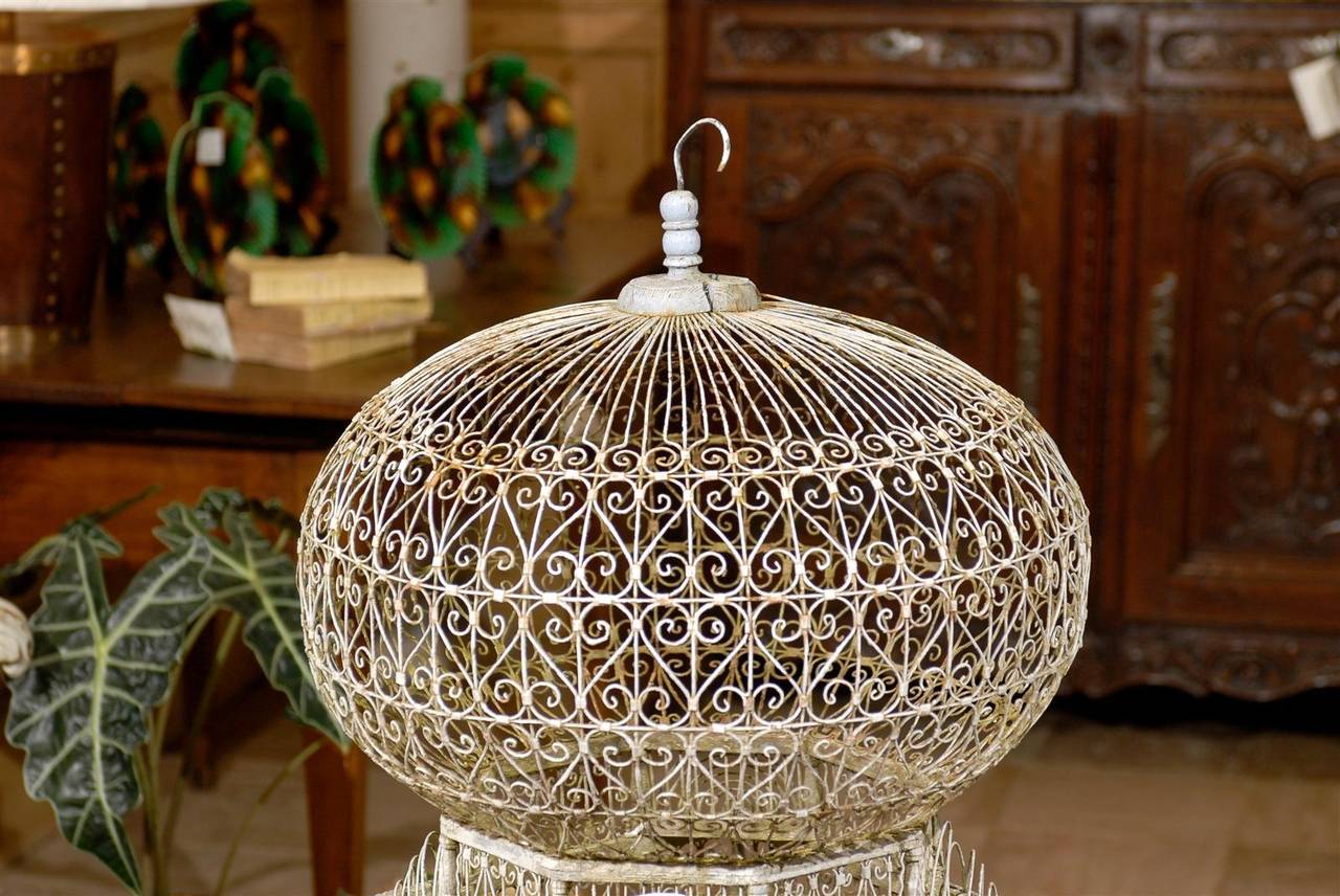   Vintage White French Birdcage, Circa 1910 In Distressed Condition For Sale In Atlanta, GA