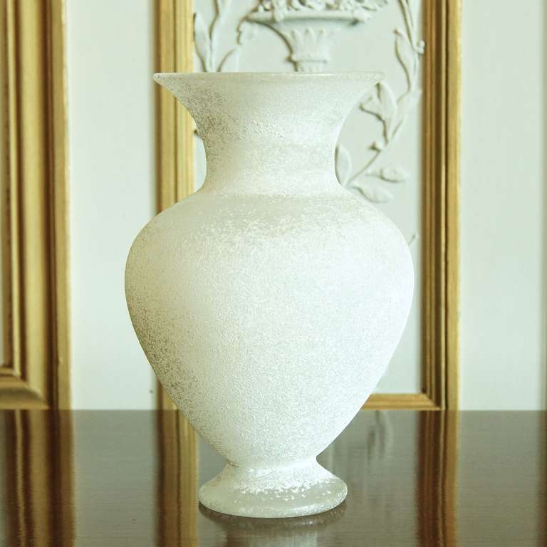 White Scavo Style Murano Vase, Signed Seguso Vetri
