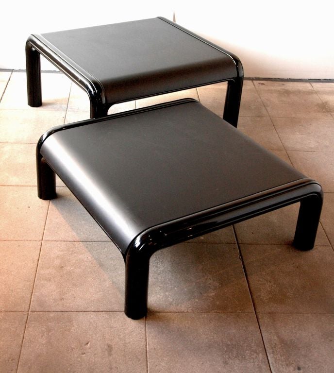 French Pair of Coffee Tables by Gae Aulenti for Knoll