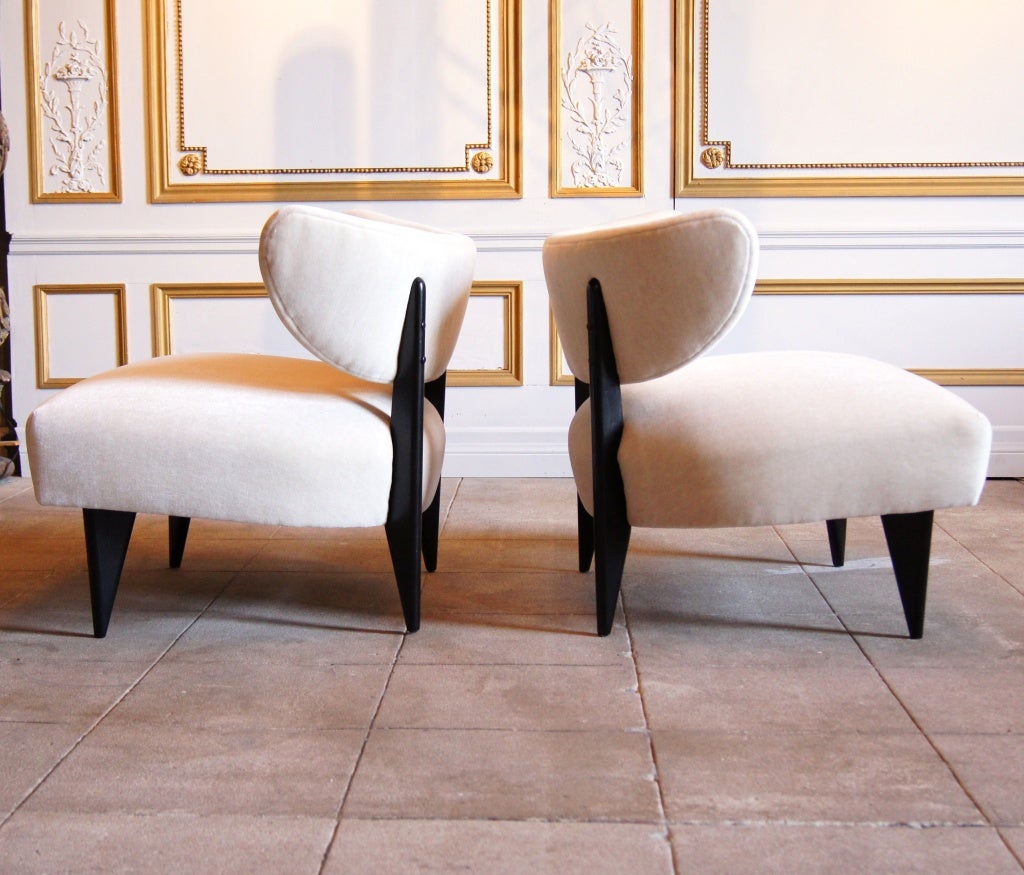 Mid-20th Century Pair of Slipper Chairs with Black Lacquered Legs