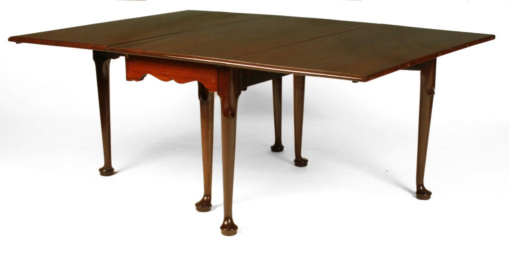 George II Mahogany Drop-Leaf Double D End Dining Table, circa 1730 In Excellent Condition In valatie, NY
