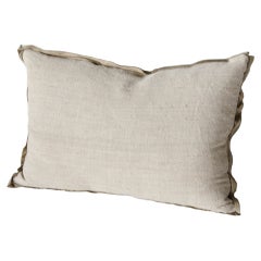 Lumbar pillow with silk welt