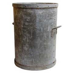 Metal storage container