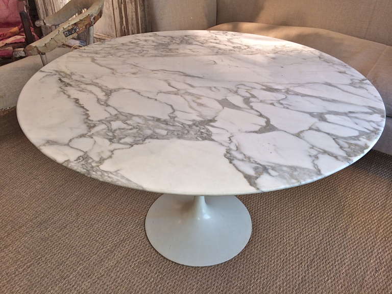 Mid-Century Modern Saarinen Tulip High Table