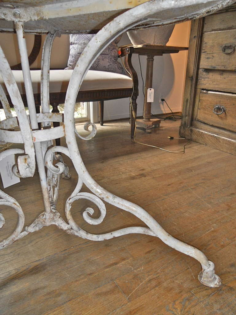 Large 19th Century Arras Metal Garden Table In Good Condition In Houston, TX