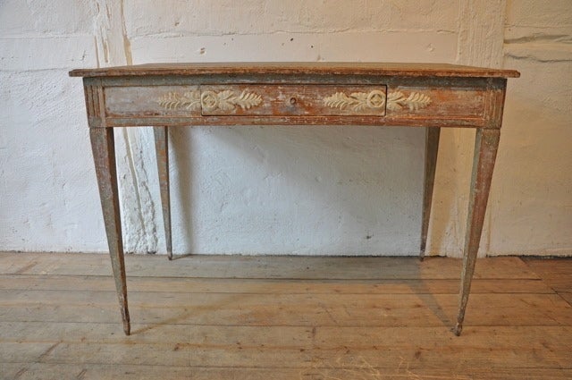 19th. Table peinte gustavienne suédoise du siècle dernier