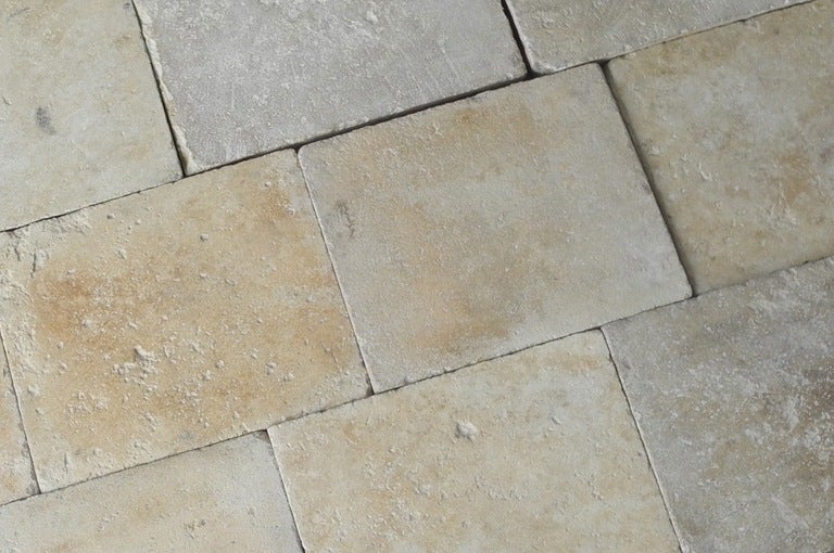 This 17th c. bars de Chamaret was reclaimed from a hamlet in Chantemerle-les-Grignan, a village in La Drome Provençale. With a variety of creamy and grey shades, this durable stone flooring is usable inside and outside. 

Please note: sizes of