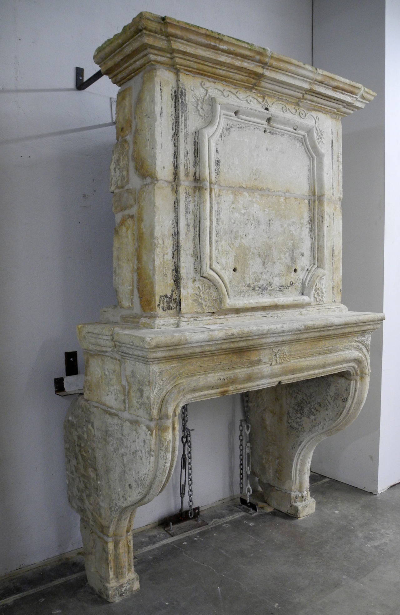 Louis XIV Large French Antique Trumeau Cheminée In Good Condition In Houston, TX