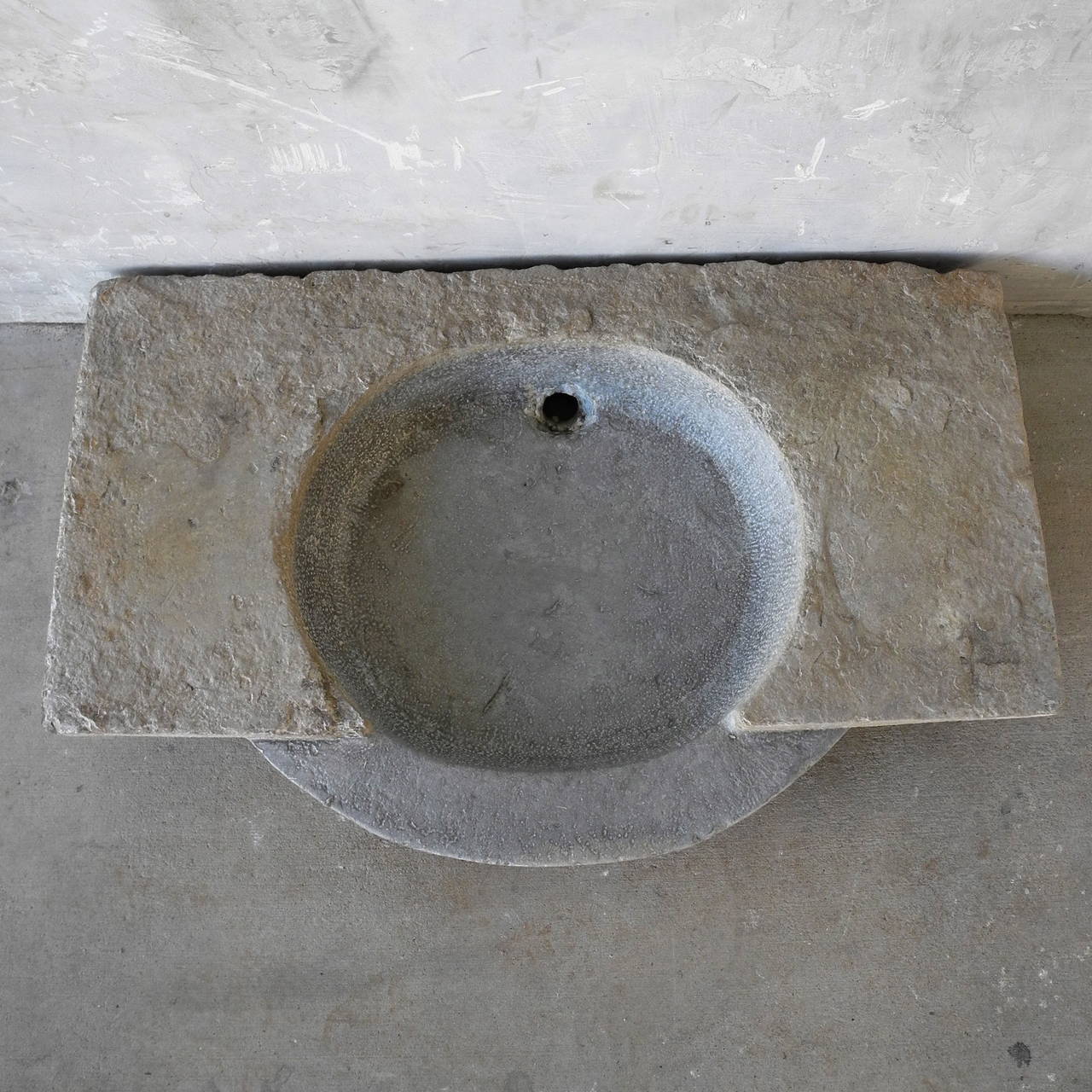 18th Century Stone Sink In Good Condition In Houston, TX