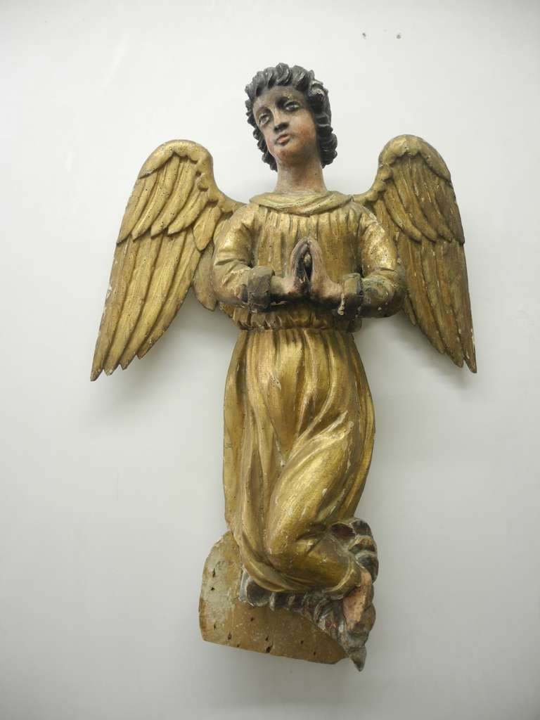 Pair of Early 18th Century Antique Italian Angels In Excellent Condition In Houston, TX