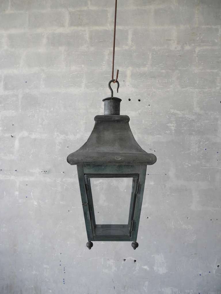 Antique 19th Century French Tole Lantern In Excellent Condition For Sale In Houston, TX
