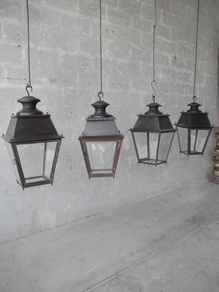 Set of Four Large Antique Lanterns In Excellent Condition In Houston, TX