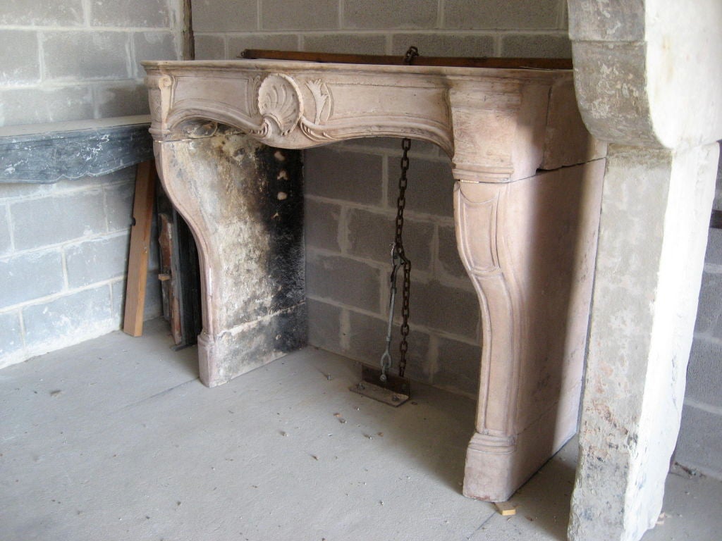 Antique Louis XV Fireplace from a Parisian Apartment In Excellent Condition In Houston, TX