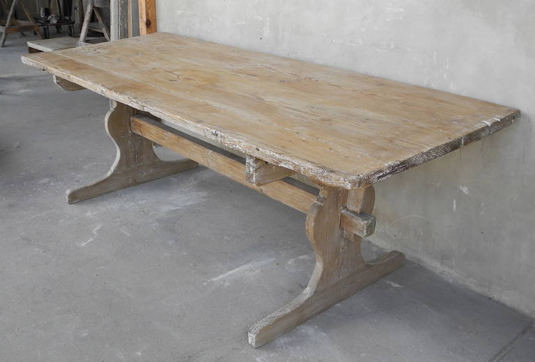 Antique Wooden 18th Century Swedish Breakfast Table In Good Condition In Houston, TX