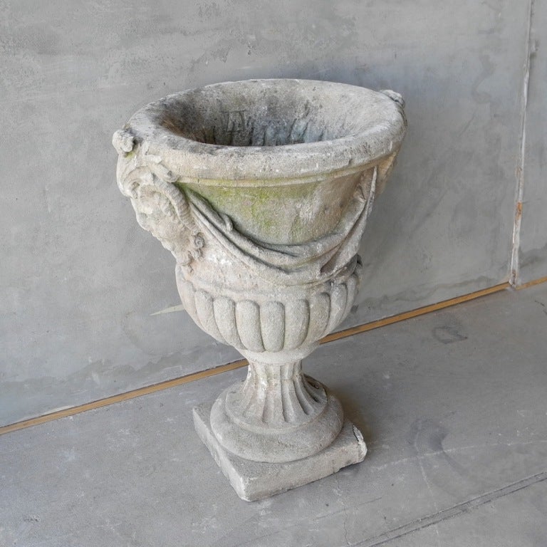 Antique 19the Century Carved Stone Urn from Lencloitre, France In Good Condition For Sale In Houston, TX