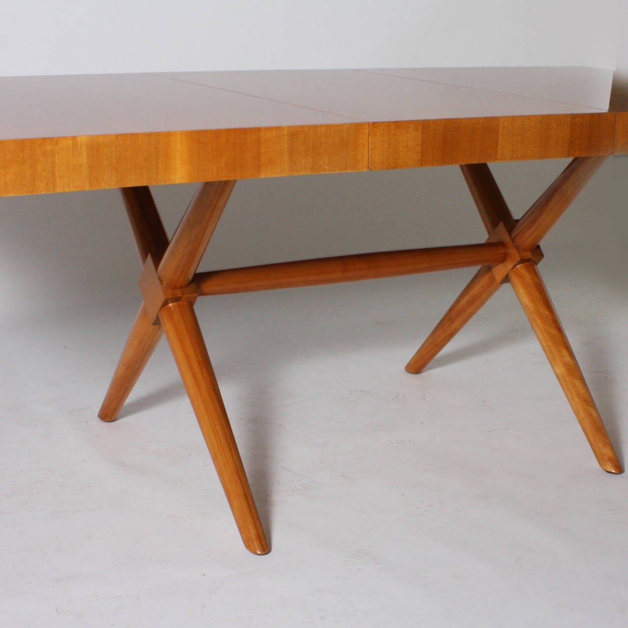 T.H. Robsjohn-Gibbings Dining Table with Leaf Extension, circa 1960 In Good Condition In Dallas, TX