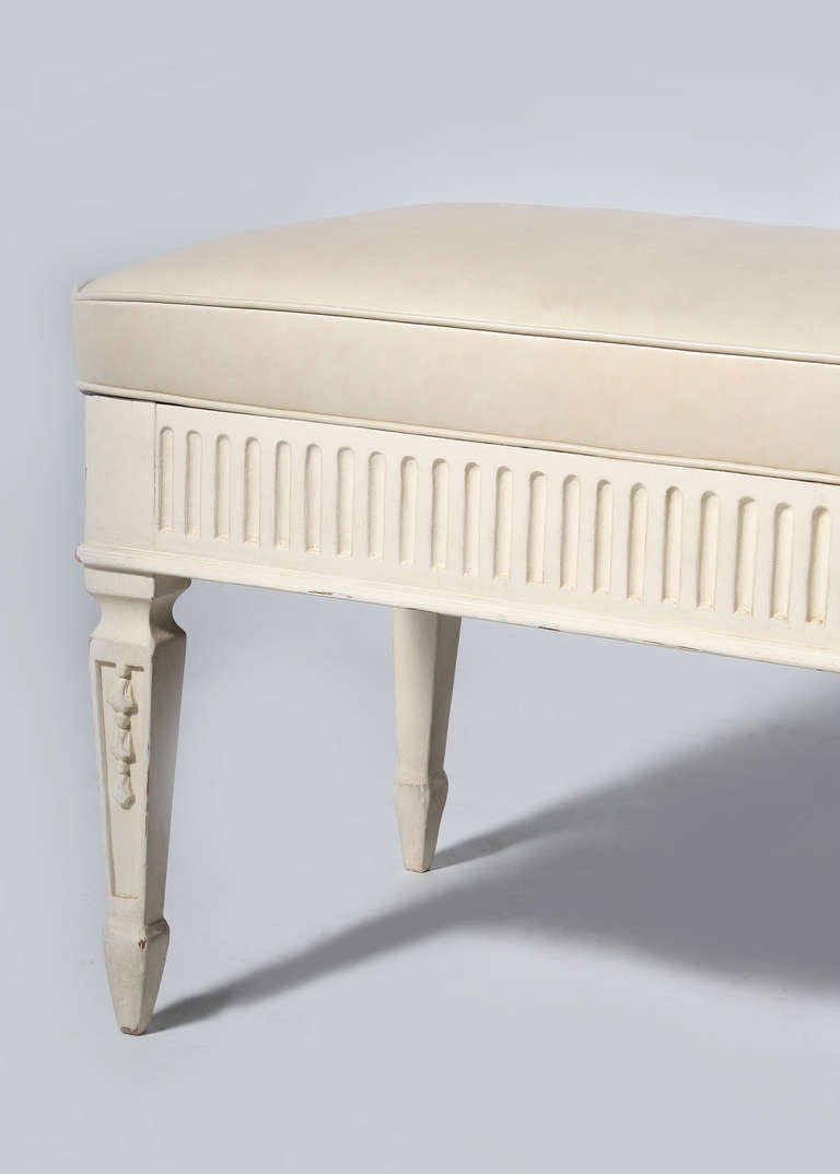 Period 18th Century French Louis XVI Bench In Good Condition In Dallas, TX