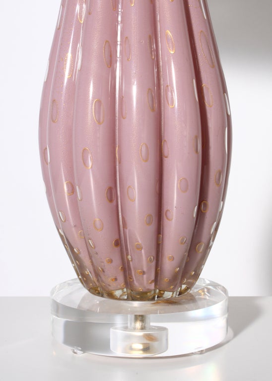Peony Alfredo Barbini Murano glass lamp, c. 1960 In Excellent Condition In Dallas, TX