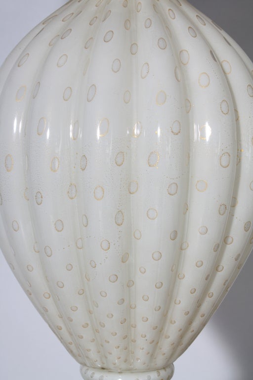Large White Murano Lamp with Teardrop Inclusions, c.1940