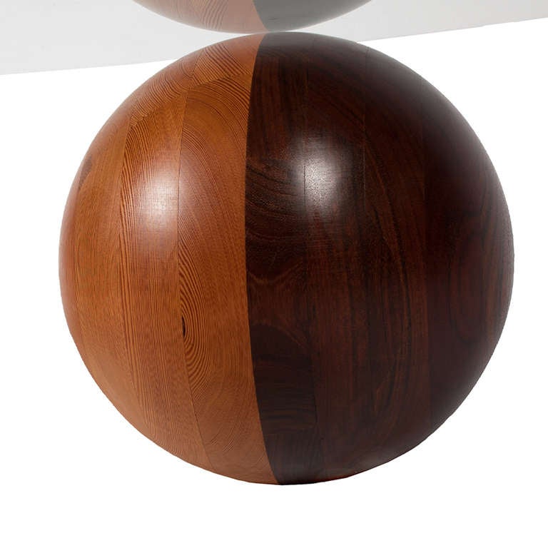 Tedesco Tavolino basso con base a sfera in legno
