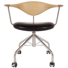 Swiveling Desk Chair by Hans Wegner