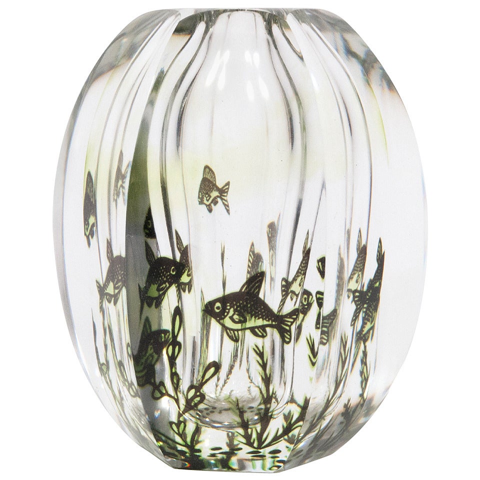 Sechsseitige Fischgraal-Vase aus Kunstglas von Edward Hald im Angebot