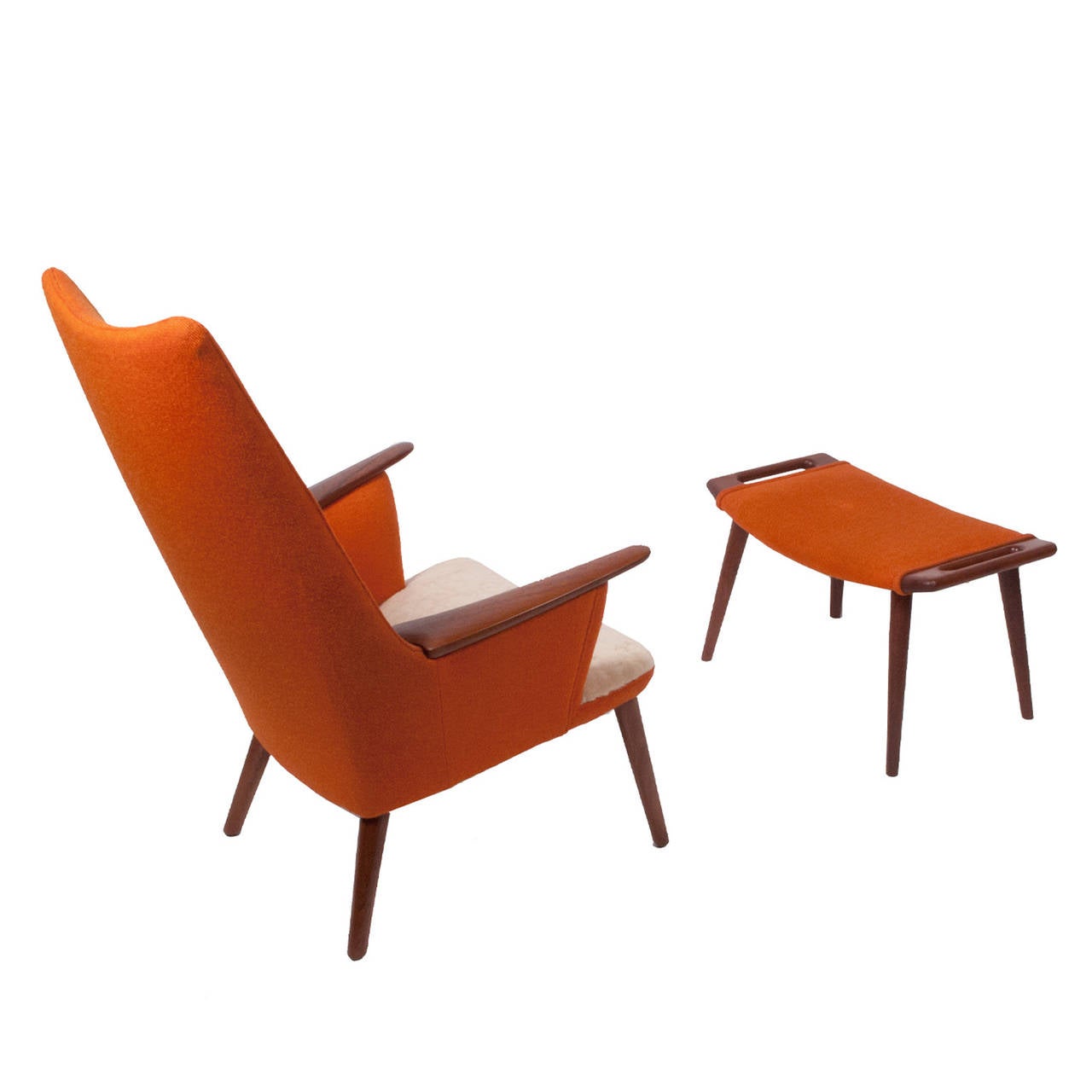 AP-27 Easy Chair and AP-29 Ottoman by Hans Wegner In Excellent Condition In Hudson, NY