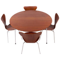 Table Model 3600 and Four 3107 Chairs by Arne Jacobsen