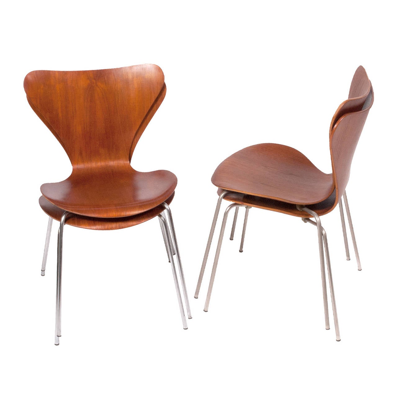 Danish Table Model 3600 and Four 3107 Chairs by Arne Jacobsen