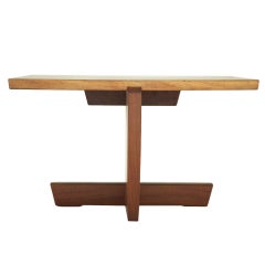 Table d'appoint "Minguren" de Mira Nakashima