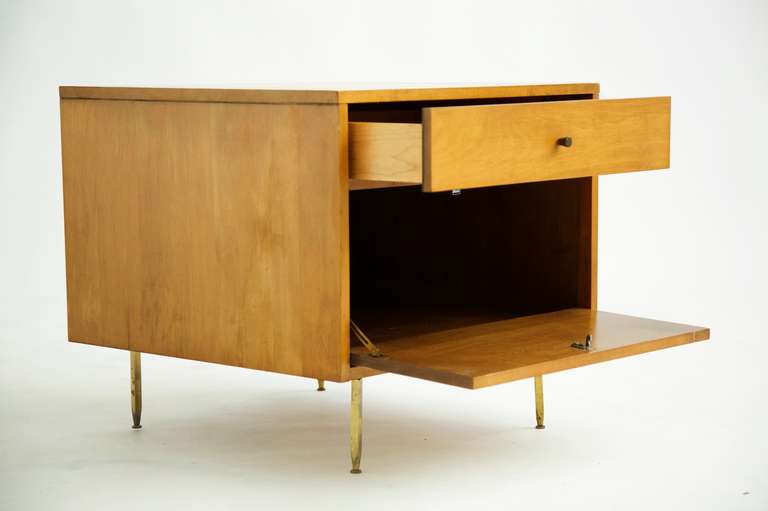 Milo Baughman Pair of Nightstands In Excellent Condition In Chicago, IL