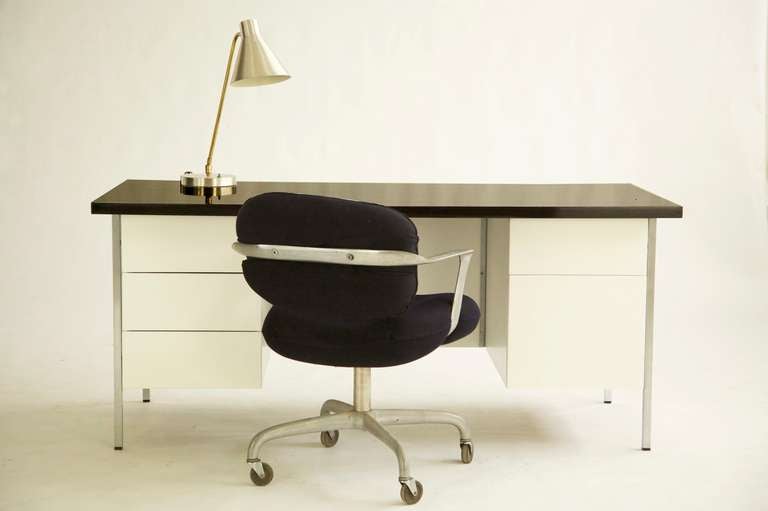 Mid-20th Century Florence Knoll Desk For Sale