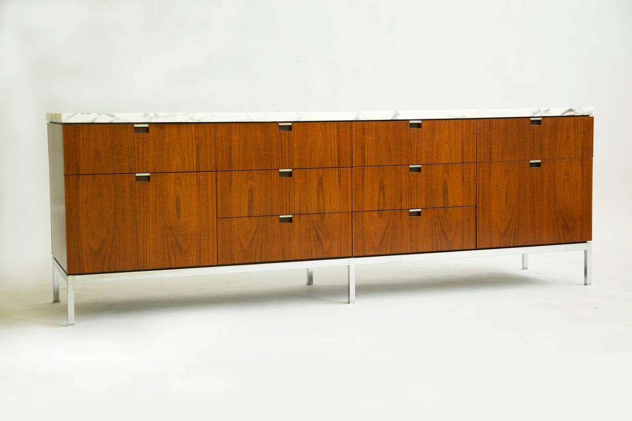 Florence Knoll for Knoll International, ten-drawer credenza in bookmatched teak veneer with oil finish, custom slab 1 and 1/4