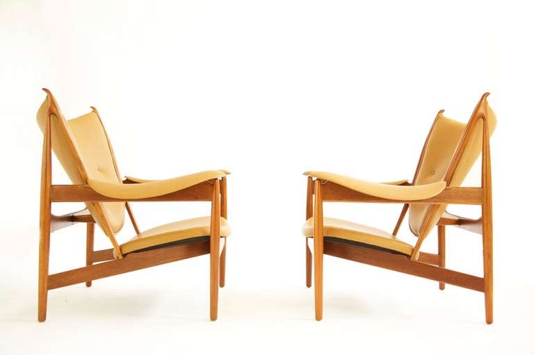 Mid-Century Modern Pair of Chieftain Chairs