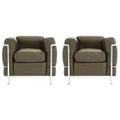 Pair of Le Corbusier Lounge Chairs LC2