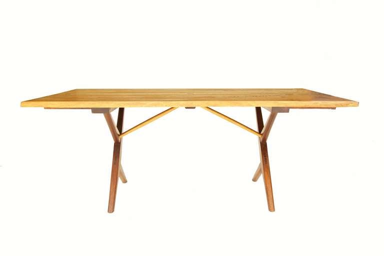 George Nakashima Cross-leg Two Leaf Dining Table In Excellent Condition In Chicago, IL