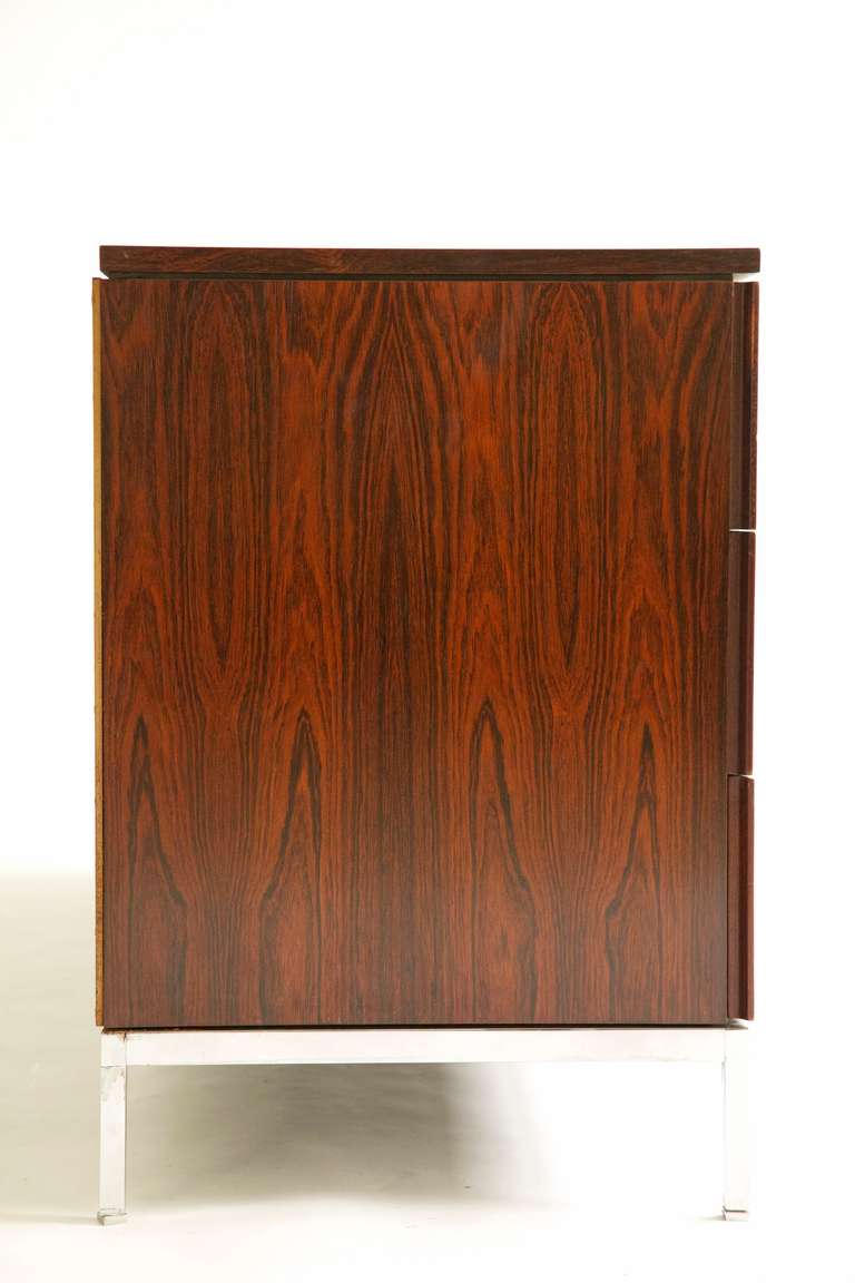 Florence Knoll Rosewood Dresser In Excellent Condition In Chicago, IL