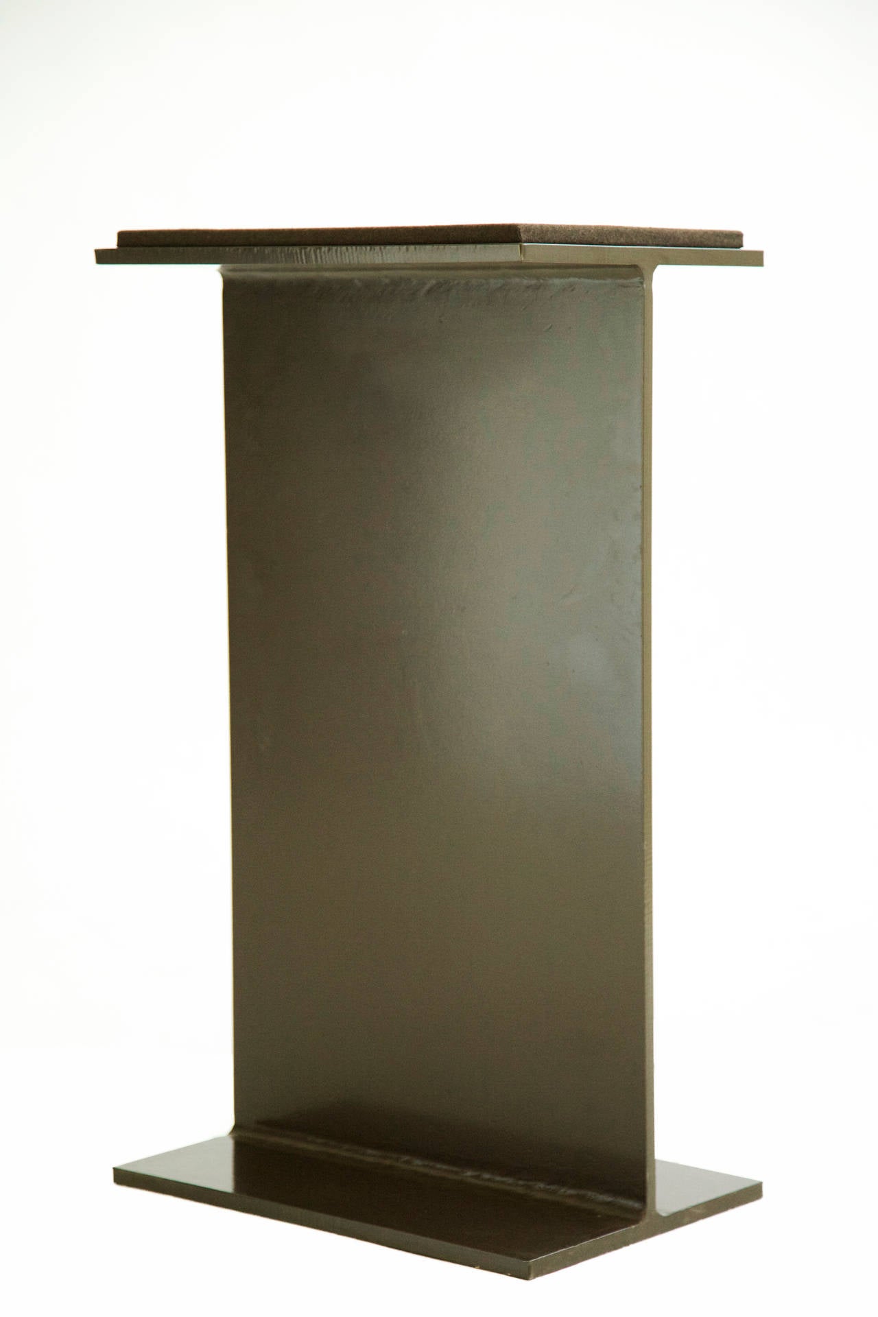 Pedestal de exposición Robert Kleinschmidt con viga en I finales del siglo XX en venta